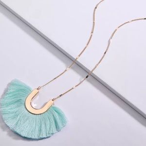 ✨ MAKE OFFER ✨ HORSESHOE MINT FRINGE LONG NECKLACE